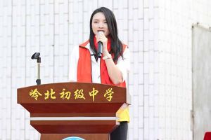 米兰(中国)集团陈文舒一行到湛江爱心助学