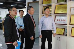 热烈欢迎市政府秘书长林兢一行莅临米兰(中国)集团广西公司考察指导